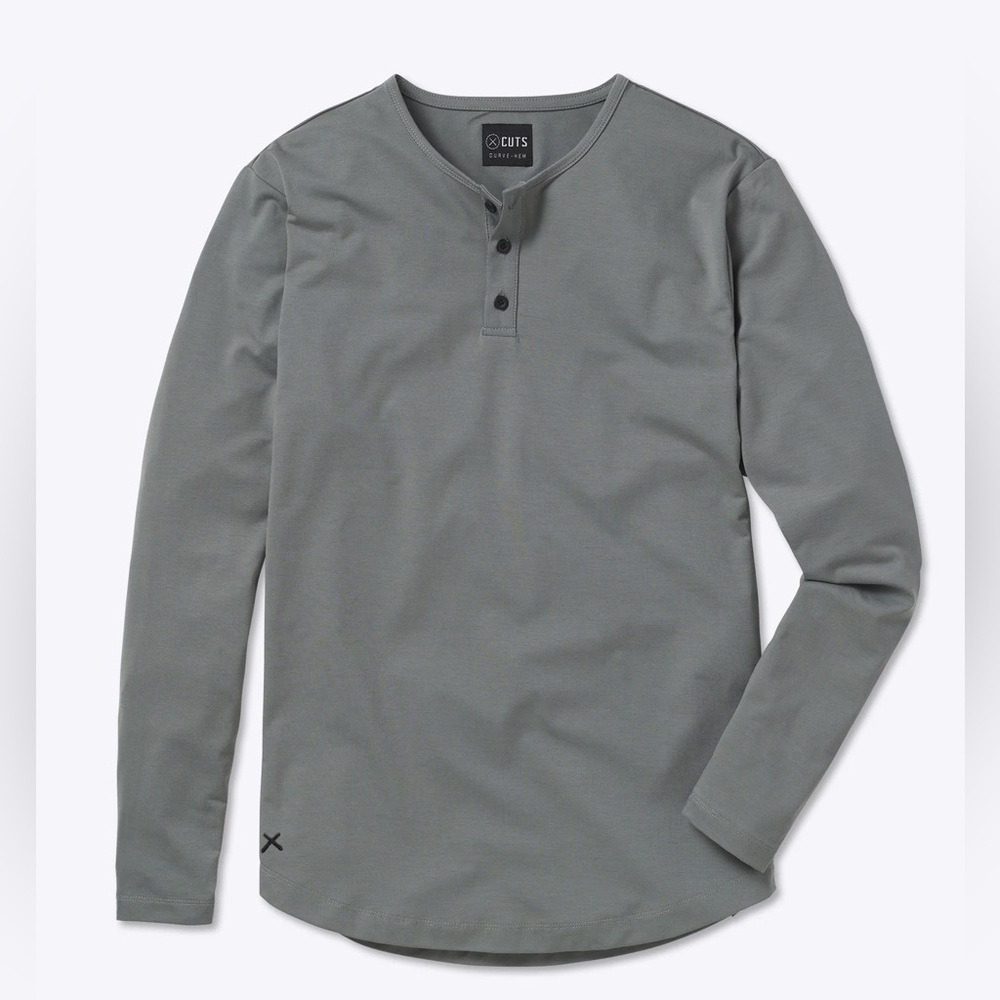 Cuts Clothing AO Long Sleeve Henley Curve-Hem in Sage Large